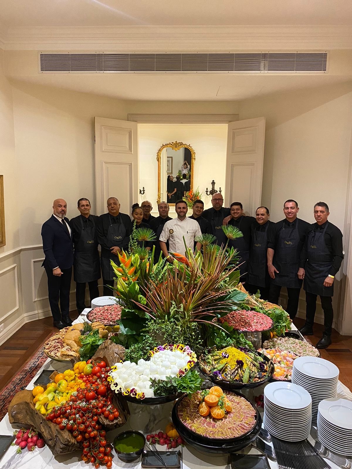 Equipe Chef/Co em montagem de buffet